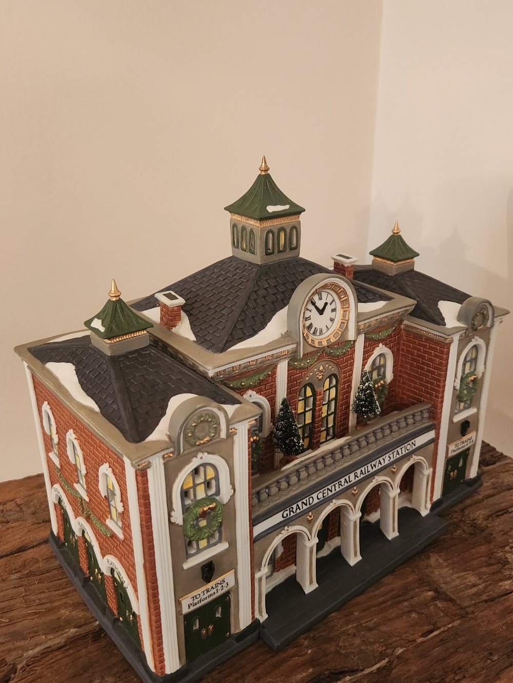 MINT Grand Central Railway Station - Dept 56 - Christmas In The City - Picture 6 of 15